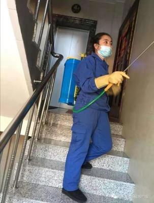 海倫小區(qū)疫情防控在行動(dòng) 全面開(kāi)展消毒服務(wù)